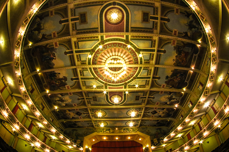 90 anos: Conheça a trajetória do Cine-Theatro Central 1 central pag061