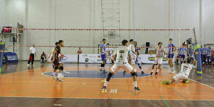 Líbero do JF Vôlei lamenta derrota para Lavras: "Tivemos o jogo na mão" 2 esp JF Vôlei foto Vinícius Serra JF Vôlei destacada1