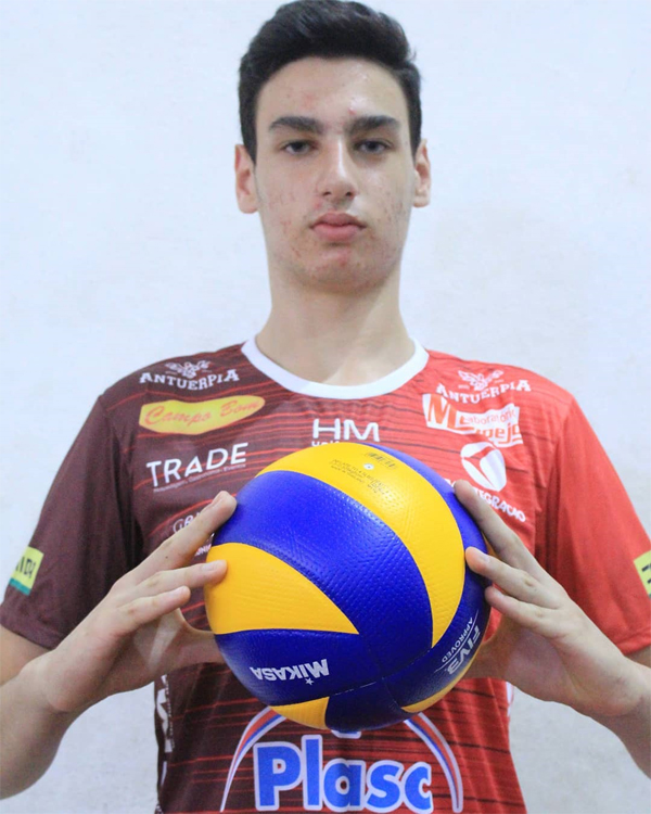 Juiz-forano de 15 anos e 1,97m participa de seletiva para Seleção Mineira 1 esp JF Vôlei foto Caroline Delgado JF Vôlei