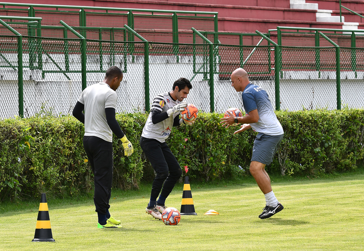 Beto e André Luiz são apresentados e explicam saídas e negociação com o Tupi 5 esp Tupi Tarso e goleiros foto Marcelo Ribeiro
