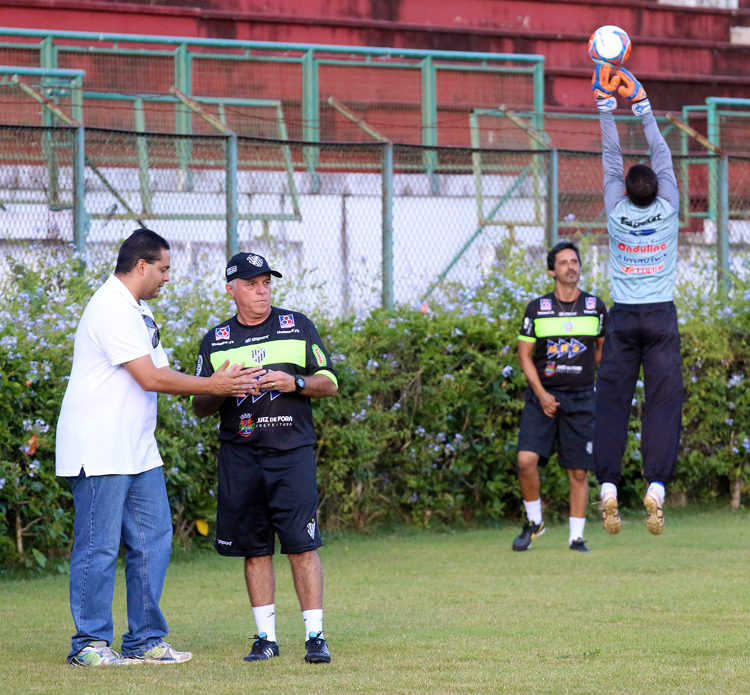 Paulo Campos é confirmado como novo técnico do Tupynambás 2 esp Tupynambás Alberto Simão e Paulo Campos foto Leonardo Costa