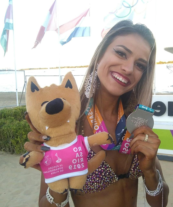 Fisiculturista juiz-forana é prata dos Jogos Sul-Americanos de Praia na Argentina 2 esp fisiculturismo juliana argentina arquivo pessoal interna