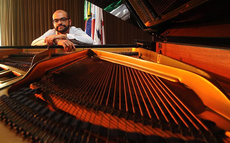 O concerto de dedicação do pianista Moisés Mattos 1 moises01