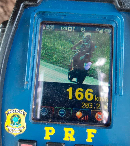 PRF de Leopoldina flagra moto a 166 km/h na BR-356 2 prf moto