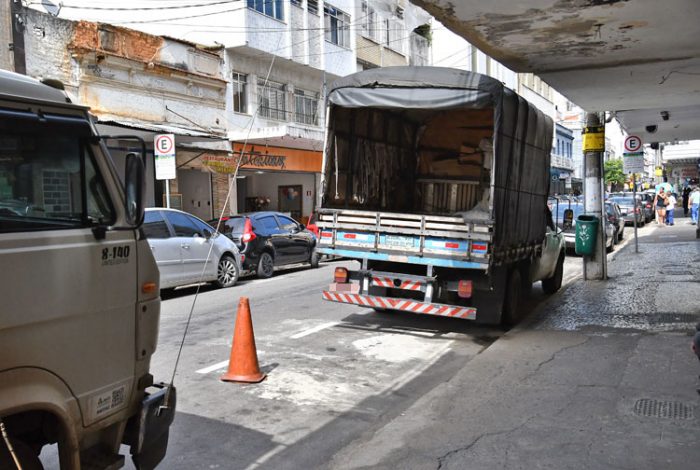 Mais de 900 multas em vagas de carga e descarga em 2019 1 CARGA E DESCARGA RUA SANTA RITA marcelo ribeiro
