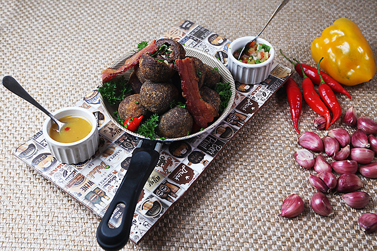 Empório-do-Sabor_Bolinho-de-Feijoada_Juiz-de-Fora_2019_Junior-Faria-01 Empório-do-Sabor_Bolinho-de-Feijoada_Juiz-de-Fora_2019_Junior-Faria-01