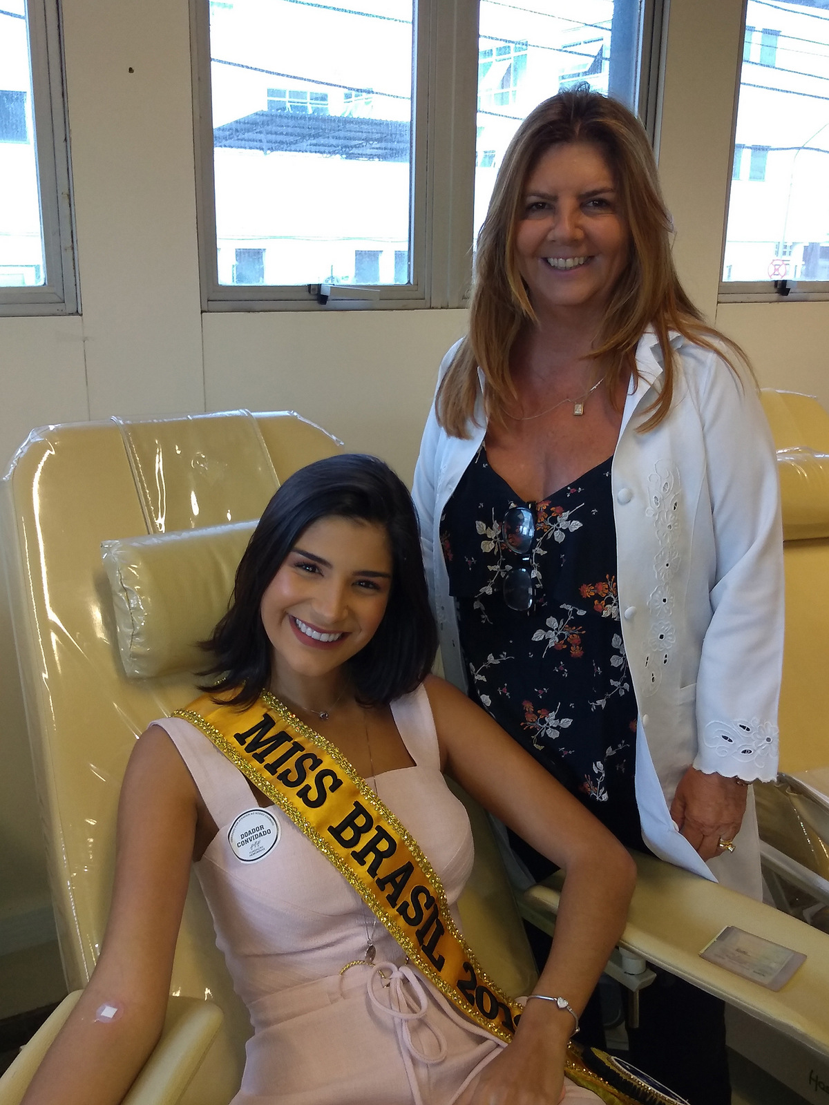A Miss Brasil 2019, Júlia Horta com a hematologista Andréa Nicolato clicadas na manhã solidária no Hemominas 1 A Miss Brasil 2019, Júlia Horta com a hematologista Andréa Nicolato clicadas na manhã solidária no Hemominas