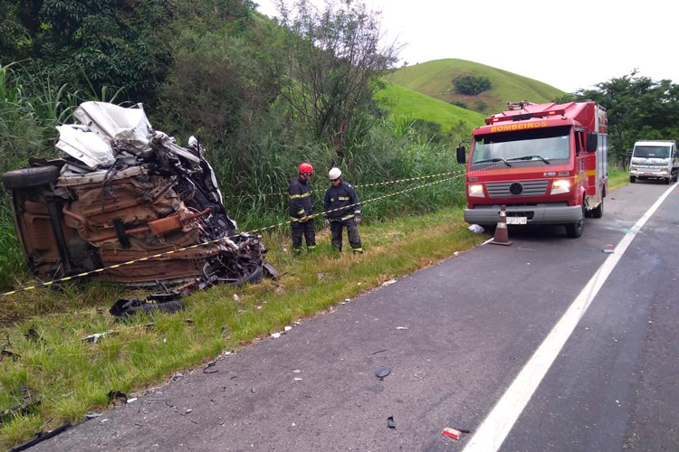 Três pessoas morrem em acidente na BR-116 1 acidente 166 bombeiros 2