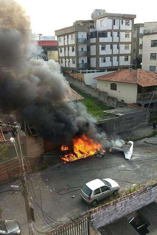 Queda de avião de pequeno porte faz vítima fatal em BH 1 aviao queda reprod zap2