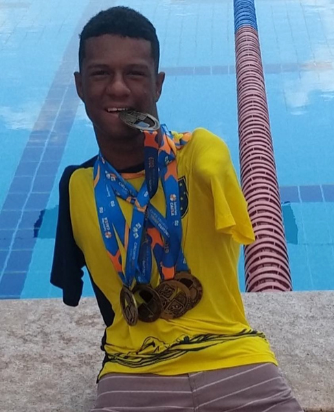 Bom Pastor paralímpico traz 22 índices nacionais e 39 medalhas do Circuito Loterias Caixa 2 esp natação bom pastor gabriel araújo