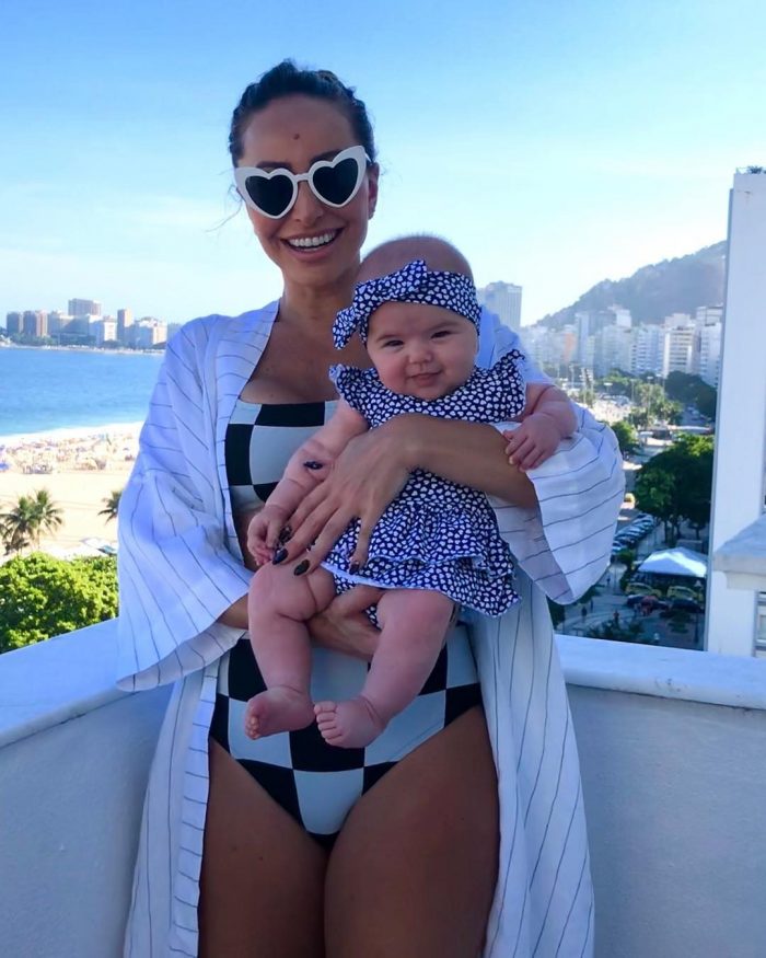Mães estilosas: 5 referências para se inspirar 8 Mães estilosas