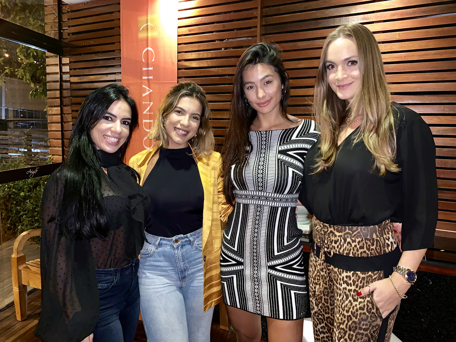 Gabriela Fernandes e suas convidadas Norma Pifano, Larissa Cheuhen e Paloma Matheus, que agora assinam peças no novo cardápio do Arigatô