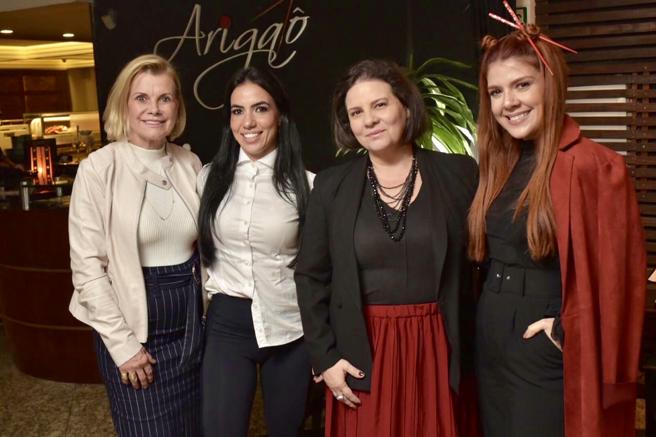 Vânia de Landa, Gabriela Fernandes, Cláudia Figueiredo e Ingrid Og Duayer na degustação do novo cardápio do Arigatô Foto: Aluizio Barbosa