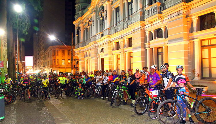 Ciclistas se reúnem em bicicletada para pedir segurança no trânsito 1 bicicletada by fernando priamo interna