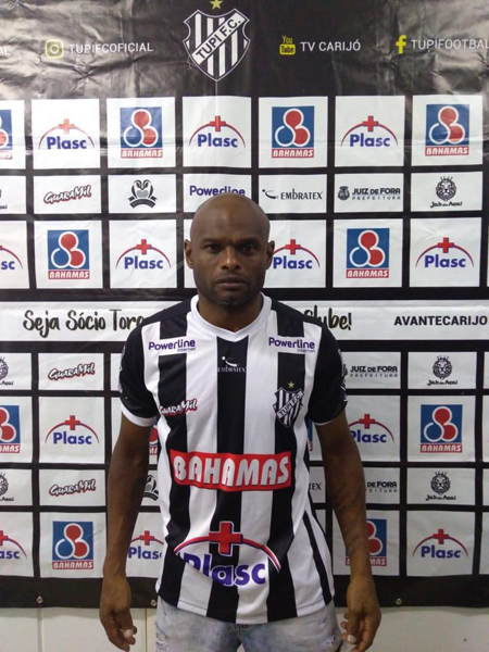 Ademilson volta ao Tupi: 'A torcida nunca me abandonou' 1 esp Tupi Ademilson foto Tupi interna