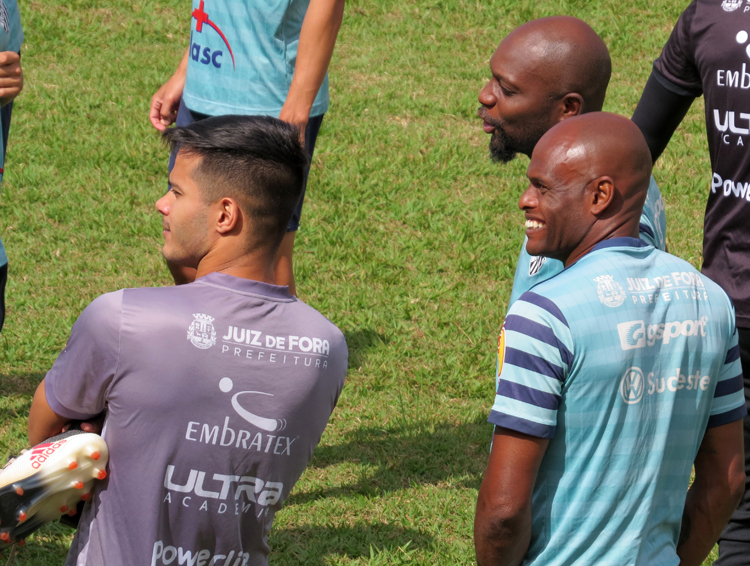 Apresentado oficialmente, Ademilson se diz em casa e participa de rachão 2 esp Tupi foto Bruno Kaehler interna 2