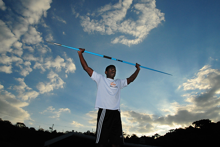 Luiz Maurício bate recorde no Mineiro de Atletismo e conquista índice para o Pan 2 esp mauruicio dardo marcelo