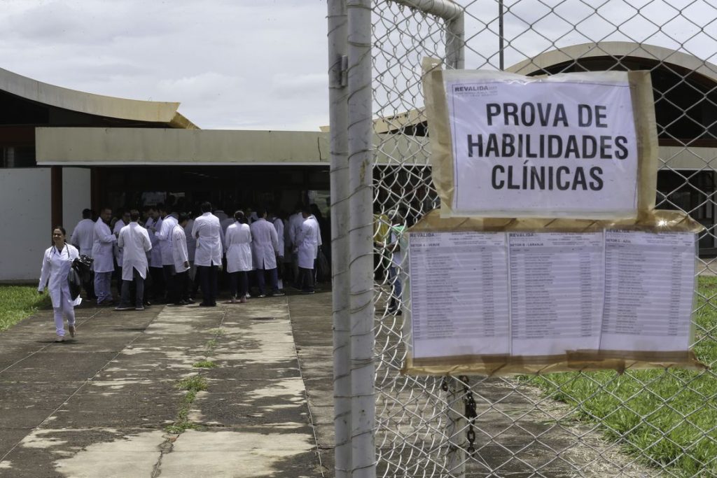 MEC quer aperfeiçoar processo de revalidação do diploma de medicina 1 fpzzb abr 17112018 5612