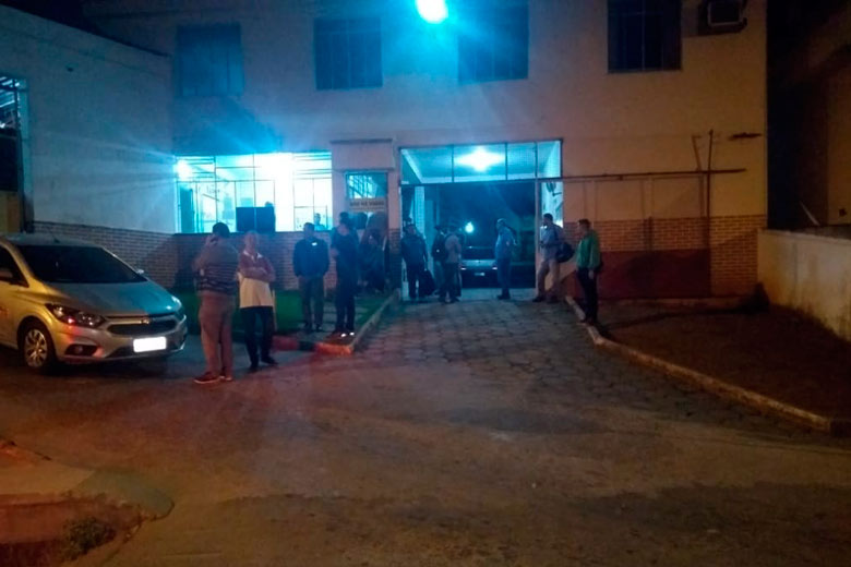 Sinttro impede saída de ônibus da Gil durante a madrugada 1 frame gil