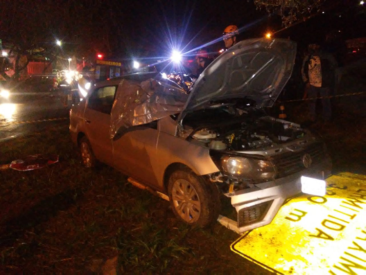 Motorista morre após roda de carreta se soltar e atingir seu carro 1 roda solta bombeiros
