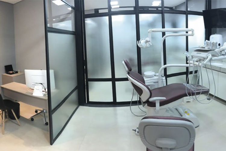 Serviços de implantes e ortodontia não precisam ser caros nem dolorosos 26 ESTRUTURA
