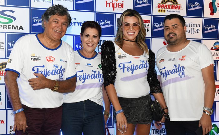 Antônio Fernando Sobrinho e Eliane Granato, o 'coiffeur' Cleyton Wlisses e Elir Andrade Foto: Kempton Vianna