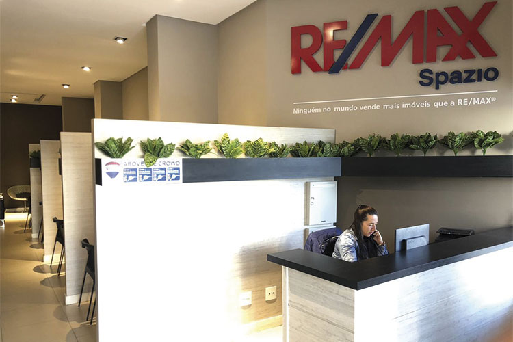 Franquia RE/MAX: oportunidade para explorar um novo negócio 3 Spazio