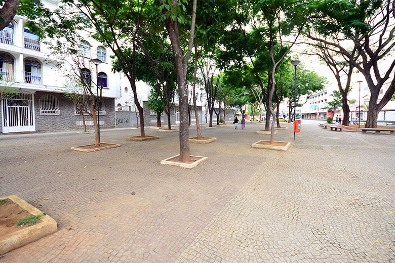 Polícia Civil realiza operação para combater tráfico em praças 1 praça são mateus.jpg olavo