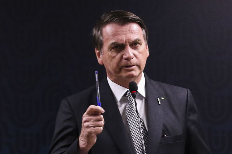 Bolsonaro quer alguém 'terrivelmente evangélico' para o STF 1 bolsonaro valter campanato abr1