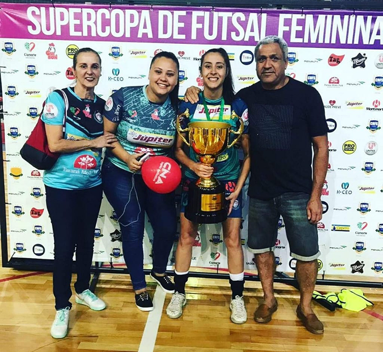 Juiz-forana conquista vaga na Libertadores da América de futsal 1 esp futsal Cianorte Marina Loures família interna arquivo pessoal