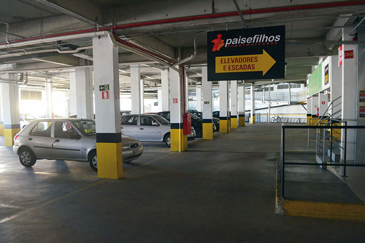 Solar Street Mall: A localização perfeita para o seu negócio 4 estacionamnet