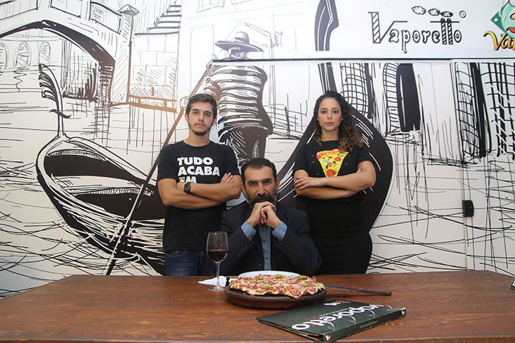 Vaporetto recebe com guru para celebrar o Dia da Pizza 1 irmãos frente