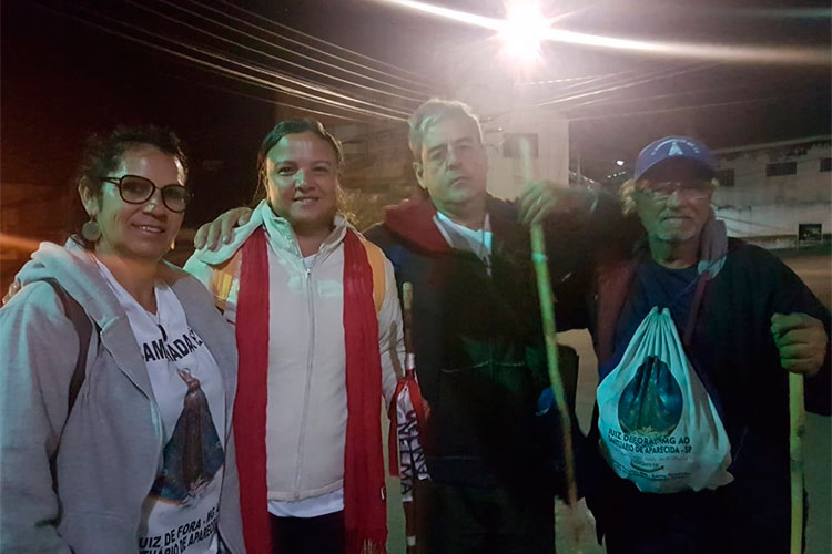 Com fé se faz um bom caminho - Juiz de Fora a Aparecida 26 000000sonia