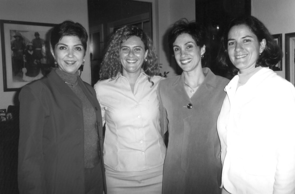 Maria Luiza Barbosa Pinto (aniversariante desta segunda-feira), Inês Arcuri Novelino, Virgínia Scarlatelli Seitz e Flávia Lovisi de Souza em 2000 1 CRPB 040819c