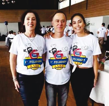 Edson de Almeida Júnior com a esposa Lúcia e a filha Lina