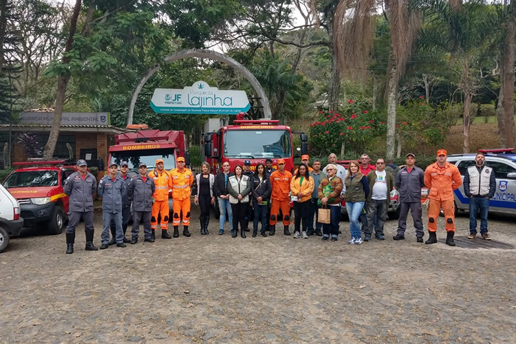 Demlurb faz ação de conscientização sobre focos de incêndios 2 alerta verde demlurb2 divulgação