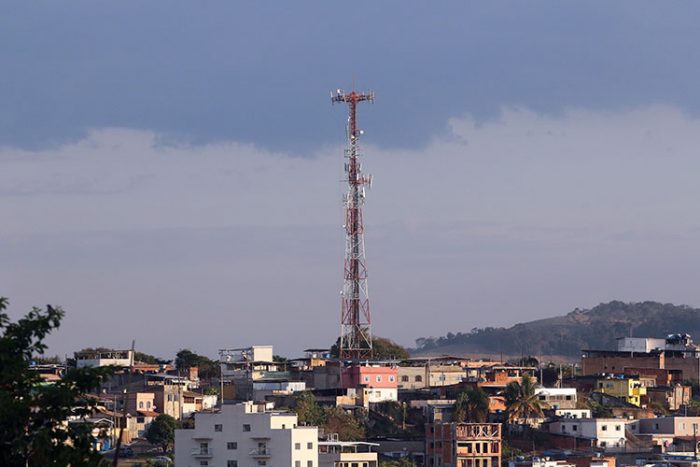 Oi não alcança parâmetros de qualidade da Anatel em JF 1 antena