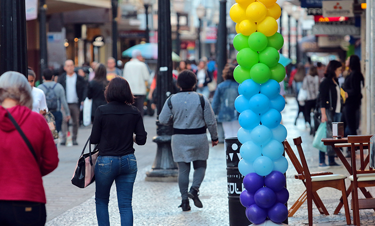 Turismo LGBTQI+ deve injetar R$ 5 mi em JF 1 comércio semana rainbow by fernando