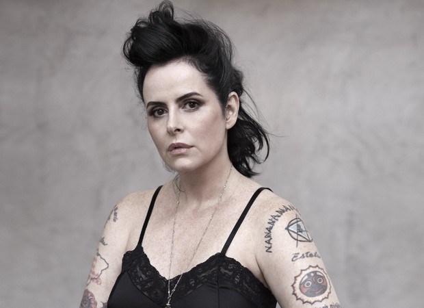 Fernanda Young fez história na televisão com séries como 'Os Normais' 1 fernanda