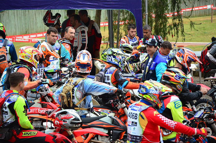 Competidores aceleram serra acima no Ibitipoca Off Road 4 ior olavo prazeres4