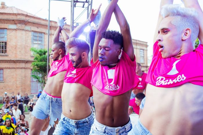 rainbow grupo barbies