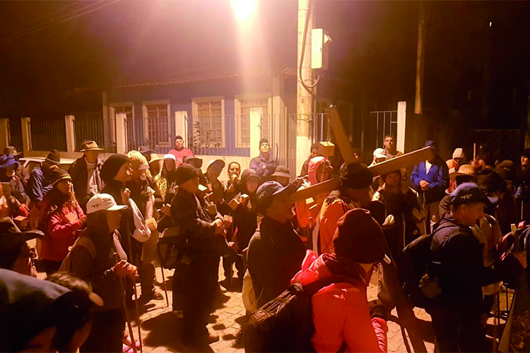 Com fé se faz um bom caminho - Juiz de Fora a Aparecida 2 terço a noite