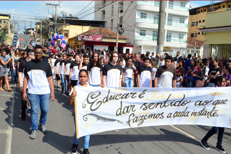 Desfile cívico reúne 7 mil pessoas em Benfica 2 2desfile cívico by Olavo Prazeres