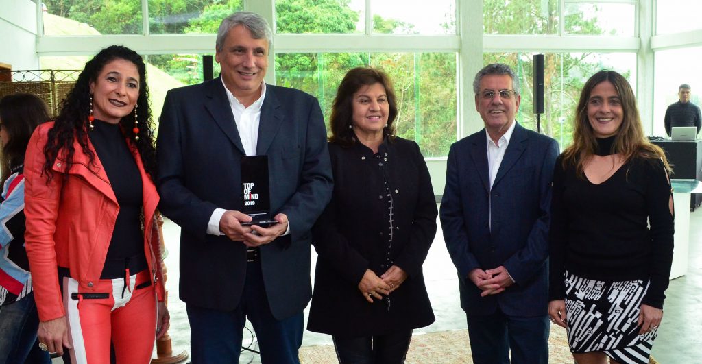 As irmãs Suzana e Márcia Neves, anfitriãs do prestigiado café da manhã que marcou a premiação do “Top of Mind 2019” 1 9 Suzana Neves Glauco Araújo Nathércia Abrão Darlan Kneipp e Márcia Neves