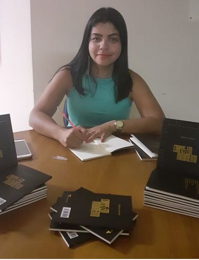 Patrícia Aniceto: “Escrevo para sentir-me mais viva” 4 PATRICIA ANICETO 2