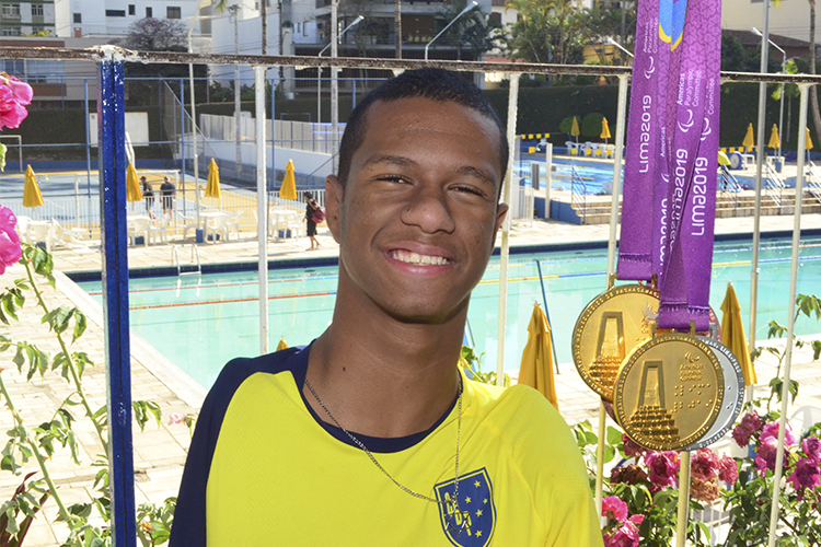 esp Gabriel natação foto Olavo Prazeres