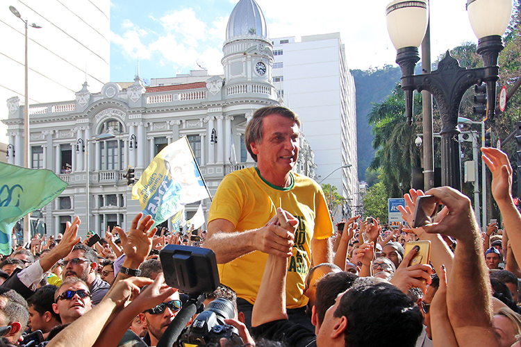 facada-bolsonaro-by-felipe-couri-2