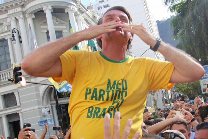 facada-bolsonaro-by-felipe-couri-3