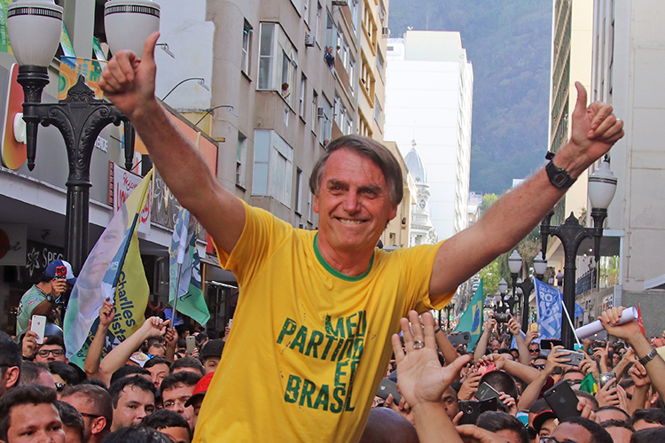 facada-bolsonaro-by-felipe-couri-5