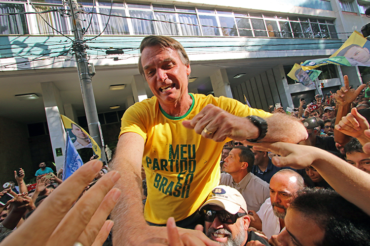 facada-bolsonaro-by-felipe-couri